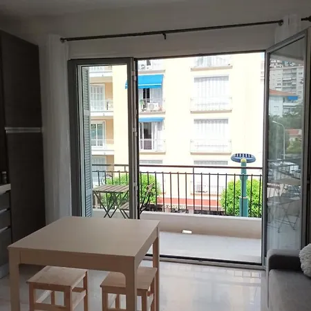2 Pieces Proche De La Mer *